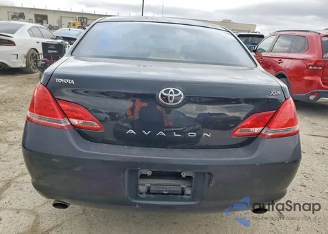 2005 Toyota Avalon Xl z USA, uszkodzony, nr VIN 4T1BK36B05U045447
